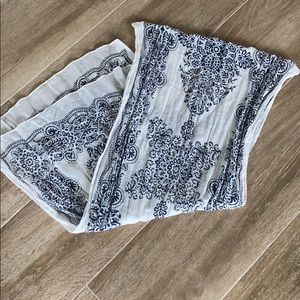 LIKE NEW SCARF WITH DARK BLUE DESIGN
